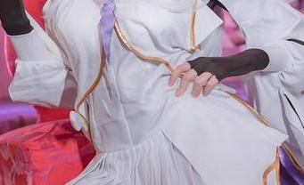 激烈竞争中的婚纱，Arty亚缇精选的图片让人捉摸不透，多了几分期待。