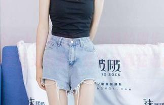 BoBoSocks袜啵啵 – 小淳的脚步声：板鞋的无圣光图集，连鞋子都在低语。