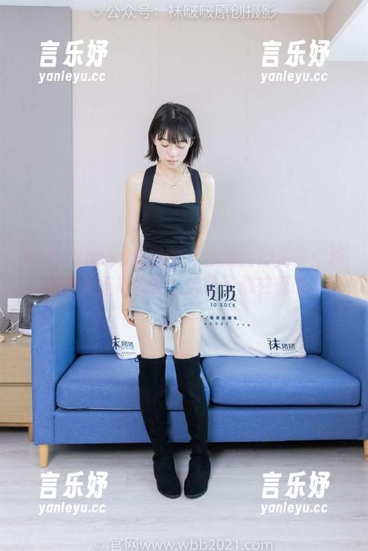 BoBoSocks袜啵啵-小淳 BoBoSocks袜啵啵 - 小淳的脚步声:板鞋的无圣光图集,连鞋子都在低语。