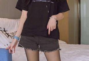 BoBoSocks袜啵啵 – 稚予的连体服：不穿也能想象的写真壁纸