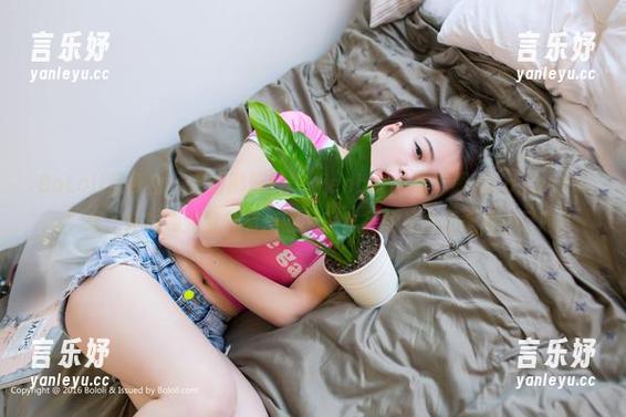 BoLoli菠萝社 - 在看柳侑绮Sevenbaby的“舰娘collection”时，突然感到身体有点热，是作品的魔力还是我自己呀？