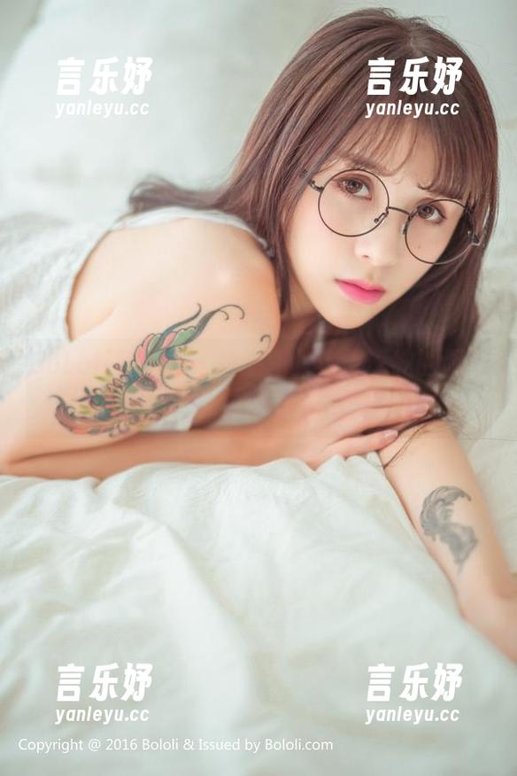 BoLoli菠萝社 - 精选图片：王语纯的厨娘瞬间，土豆似乎在眨眼？