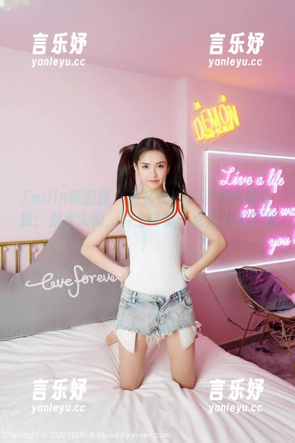 Feilin嗲囡囡 - 施忆佳KITTY的泳装合辑：潜水大师，脸上要配一点儿水珠才对！