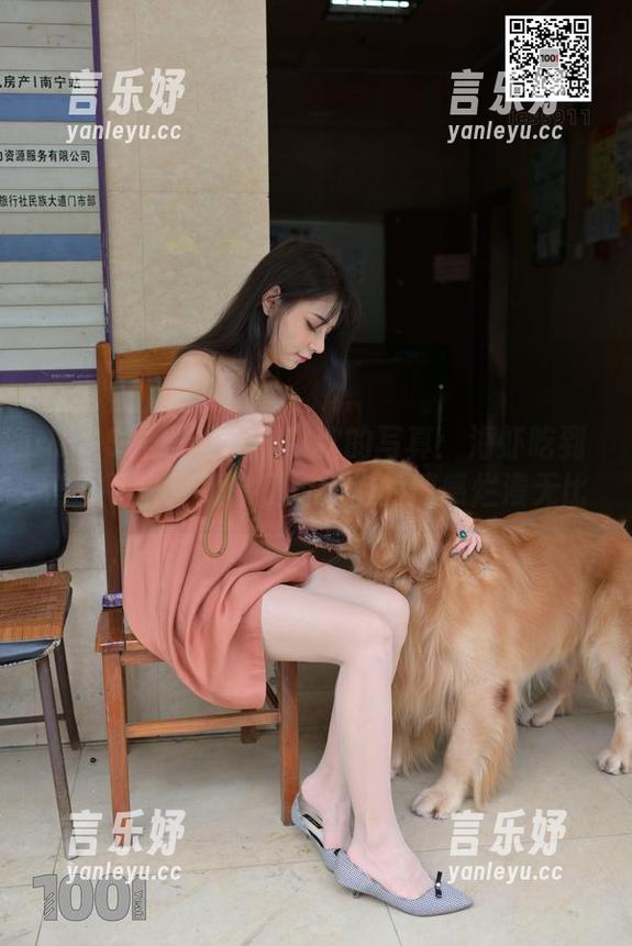 IESS异思趣向 - 秋秋的写真：海虾吃到停不下来，就像我对你们的情感烂漫无比