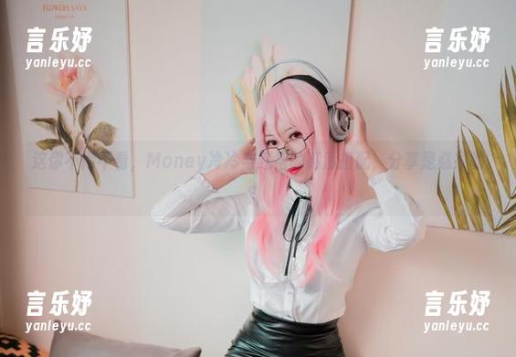 这你不得不看，Money冷冷与红裙的高清搭配，分享是必须的！