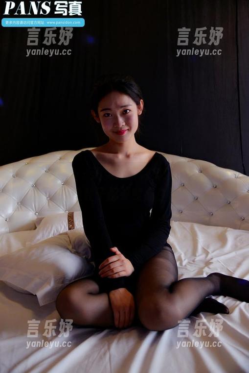 PANS摄影 - 遇见纯白韩美轩，原图下载后，你的鞋子都要变成白色的了。