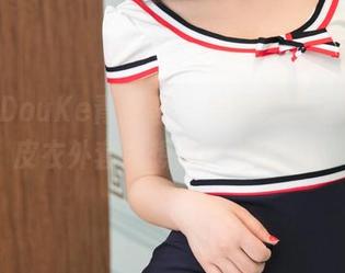 QingDouKe青豆客 – 美图中的王婉悠，皮衣外套是想当坏女孩吗？