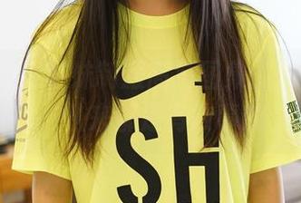 ROSI的嫩学妹制服高清图集：“制服”这种东西，从来都是有故事的，对吧？