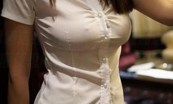 ROSI精选红色蕾丝，随便翻翻这美图，顺便想问问情感，在哪里呢？