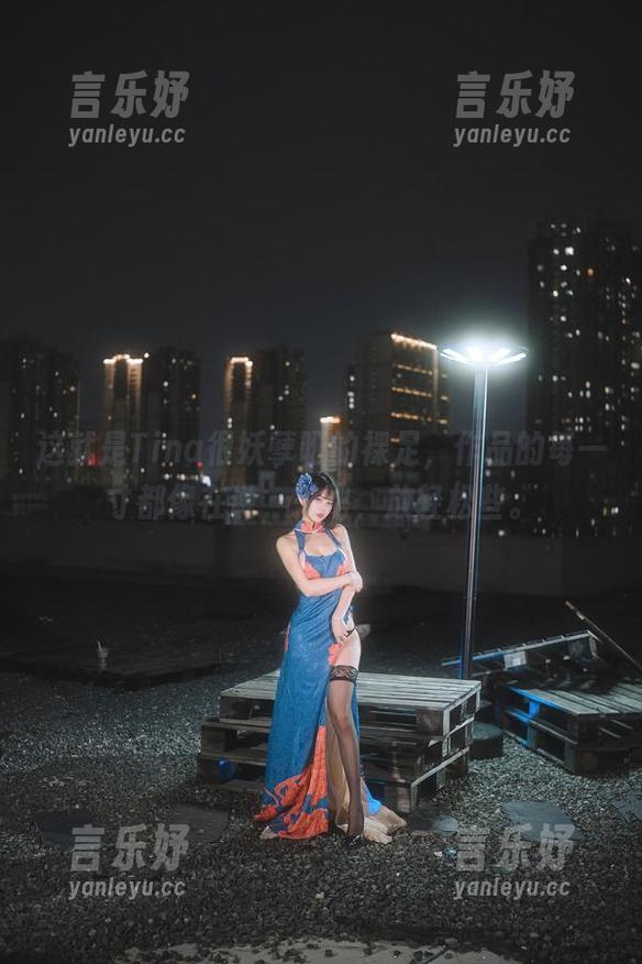 这就是Tina很妖孽呀的裸足，作品的每一寸都像在说，来吧，放轻松些。