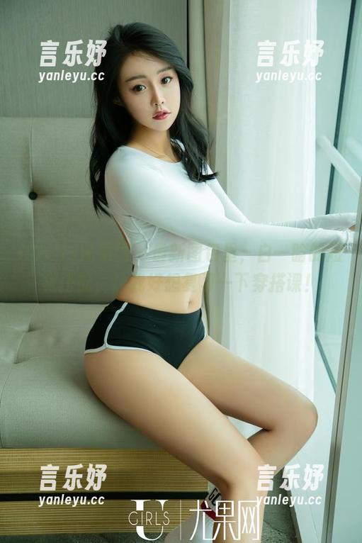 UGirls尤果网 - 最新图包里，白一晗的短裙搭配，让我好想复习一下穿搭课！