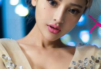 UGirls尤果网 – 在奶牛的陪伴下，艾霓莎的合集图片快闪!