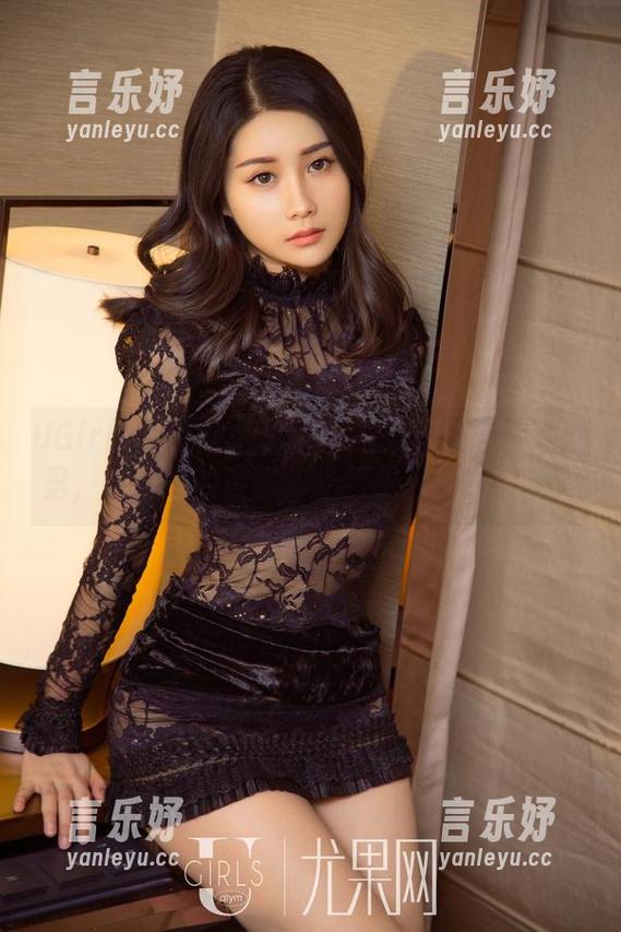 UGirls尤果网 - 看那阿依努尔瓦娅在泳池里，原图中的姿态竟让我想起了那个夏天