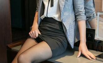 UGirls尤果网 – 分享陈雅漫的办公室写真，打破刻板印象的大胆尝试！
