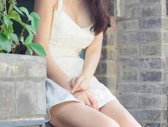 UGirls尤果网 – 细看韩安琪的美图，清纯就像一扇淡淡的白纱门。