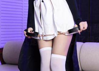XIAOYU语画界 – 蓝夏Akasha私房瑜伽：这体式是要练到骨头了吗？