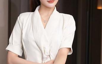 Xiuren秀人网 – 每次周慕汐fairy的白裙图集更新，我都想约她喝咖啡！说不定有灵感。