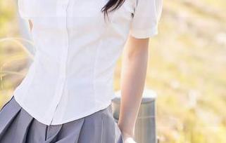Xiuren秀人网 – 孔一红的双马尾全套图包，像极了秋天的最后一片叶子，飘着飘着就上心了。