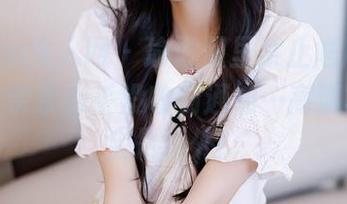 Xiuren秀人网 – 瑜伽照里禁止尴尬，但小魔女奈奈似乎没收到通知…高清写真中全是意外！