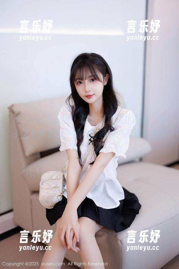 Xiuren秀人网 - 瑜伽照里禁止尴尬，但小魔女奈奈似乎没收到通知…高清写真中全是意外！