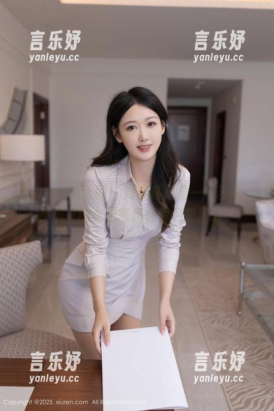 Xiuren秀人网 - 如果私拍是一门艺术，岁小岁的女王气质在图包里满分！