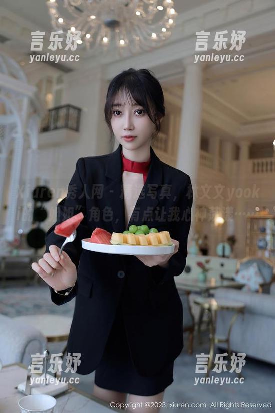 Xiuren秀人网 - 精选写真，林文文yooki的“姐姐”角色，有点让我心神荡漾……