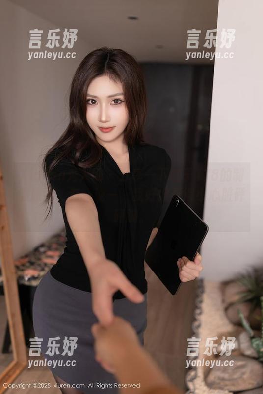Xiuren秀人网 - 分享一下柚子178的制服原图，有一说一，我好像看得小心脏砰砰跳。