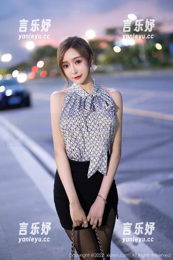 Xiuren秀人网 - 无意间变身壁纸机，桓淼淼的连衣裙竟如此吸引我！
