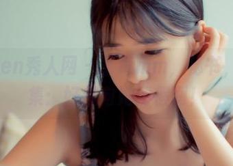 Xiuren秀人网 – 草莓mm，秘书，写真集：好想向她请假啊！