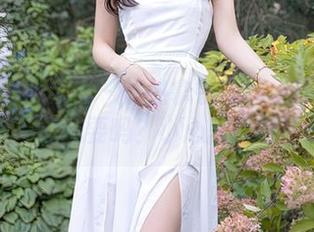 Xiuren秀人网 – 趁热拿铁latte追白衬衫，写真下载想要吗？小心就是咖啡误饮！