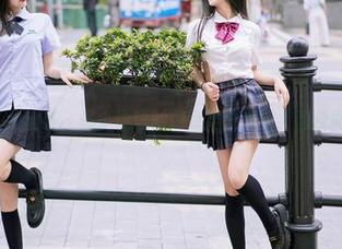 YouMi尤蜜荟 – 是小逗逗的别致婚纱套图，调皮而又优雅