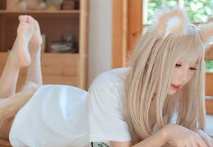 原图中的coser衣衣兔女郎，千变万化，图集够你欣赏一阵子！