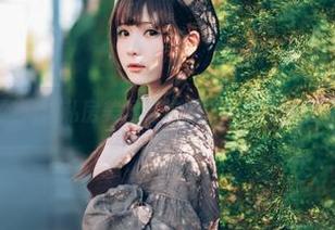 shimo霜月的私房美图与校服：一场意外的青春邂逅