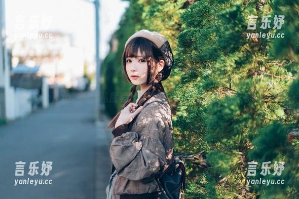 shimo霜月的私房美图与校服：一场意外的青春邂逅