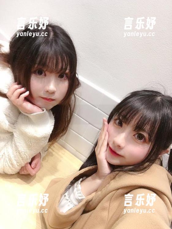 Wendy的写真，职业装下的迷人逗趣！