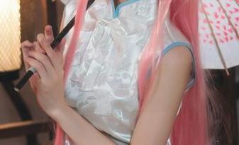 别错过！w百合欧皇子w的沙滩更新，太会摆姿势了
