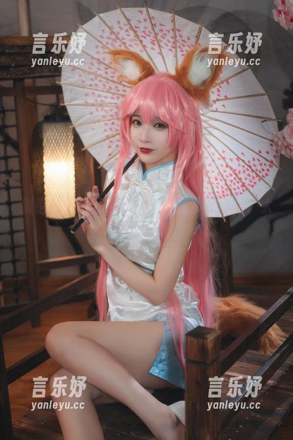 别错过！w百合欧皇子w的沙滩更新，太会摆姿势了