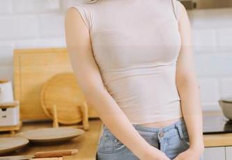 一智智麻衣？美女是没错，可这衣服我真是不太懂。