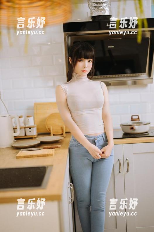 一智智 一智智麻衣?美女是没错,可这衣服我真是不太懂。