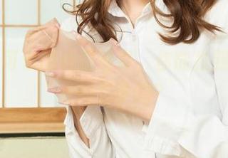 丽柜 – 可馨的校服写真，你能找到校园时光的影子吗？