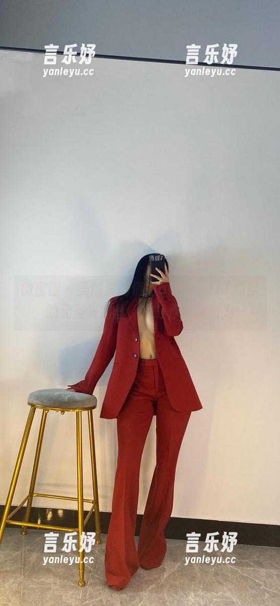 俏妞qiaoniuTT 微密圈 - 美图里的俏妞qiaoniuTT和她的无圣光肉丝,挑战你的想象力