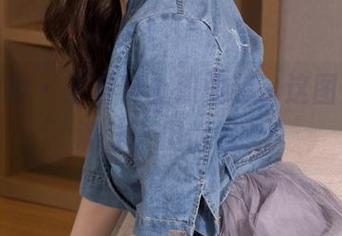 克拉女神 – 王睿穿上职业装，这图片我给满分，但你呢？