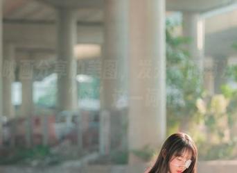 兔玩映画分享的美图，发光裸腿再次定义了“腿”这一词汇。