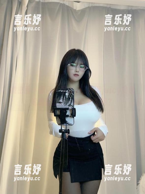 微密圈 - 原图一览无余，可馨juicy的感觉是要尝试一种新刺激吗？