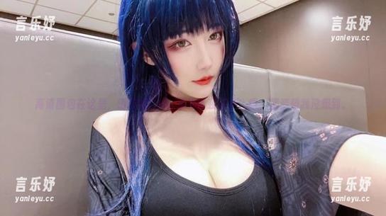 高清图包在这里，啾小妍Deer成为暗夜猫女，唔，那姿势我没想到。
