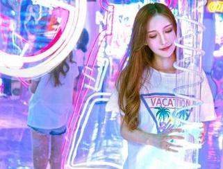 嗲囡囡 – 看！Emily尹菲又发新作，旅拍美图下载如潮水般涌来