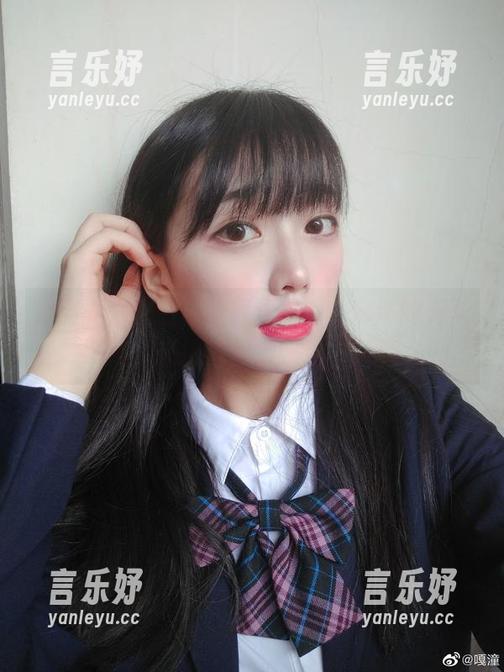 原图真香来袭，嘎潼泳衣照，满满的无圣光挑战你的眼球。