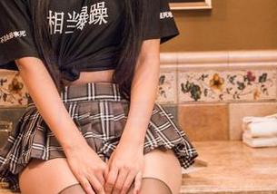头条女神 – 易阳最新网袜，让你的腿部按下‘好感’键！