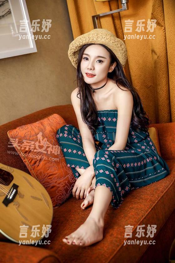 头条女神 - 完美不止于外表，琳琳的福利图包开启新视界！
