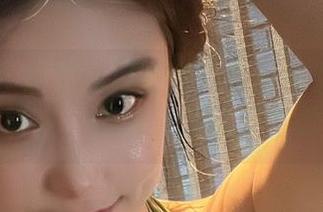 微密圈 – 奶雯九月系列：当月亮都不好意思照的时候，图集资源就开始发光了！